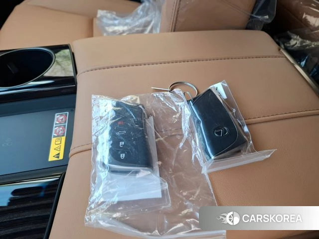 Lexus LX 4th Generation 2026 Серый из Кореи, фото 5