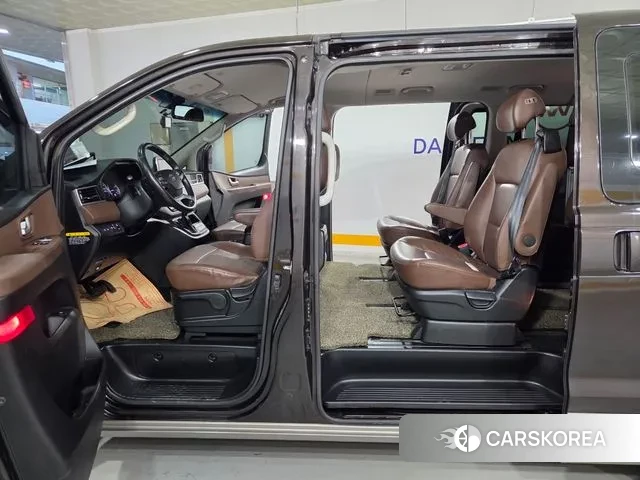 Hyundai The New Grand Starex 2018 Коричневый из Кореи, фото 5