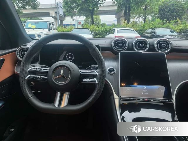 Mercedes-Benz GLC 2024 Белый из Китая, фото 5
