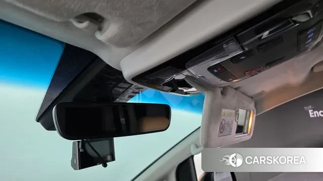 Hyundai Staria 2023 Белый из Кореи, фото 5