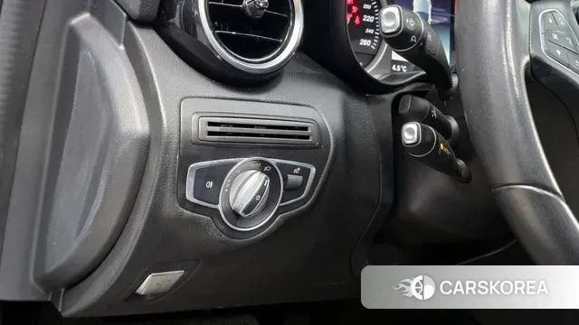 Mercedes-Benz C-Class W205 2018 Серебряный из Кореи, фото 5