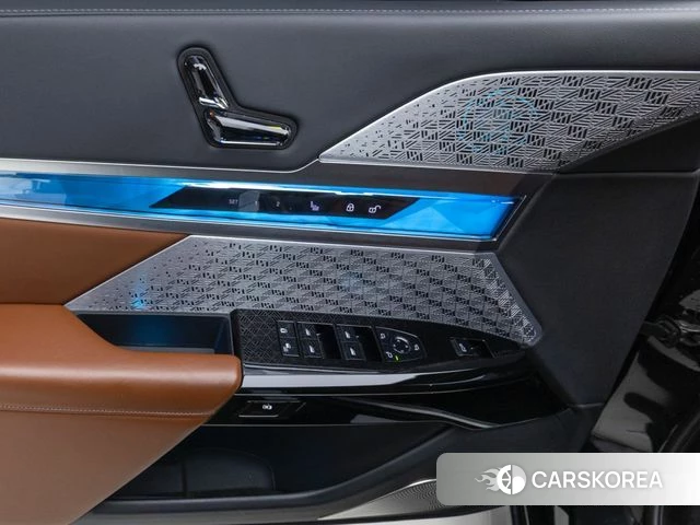 BMW i7 (G70) id 4308524 из Кореи 5