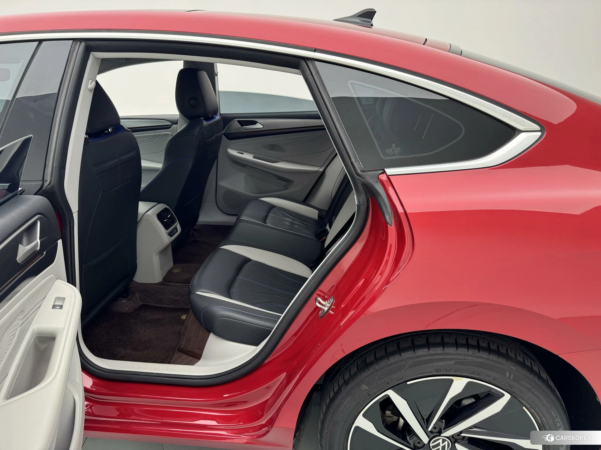 Volkswagen Lingdu 2022 Красный из Китая, фото 5