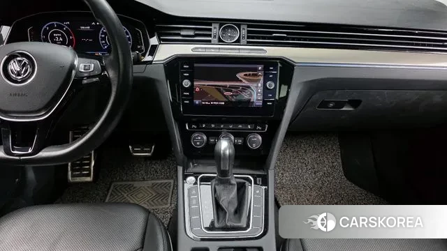 Volkswagen Arteon 2020 Серебристо-серый из Кореи, фото 5