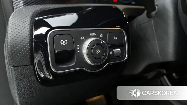 Mercedes-Benz A-Class W177 2022 Белый из Кореи, фото 5