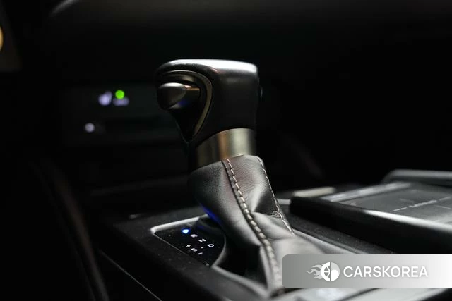 Lexus ES 2020 Серебристо-серый из Китая, фото 5