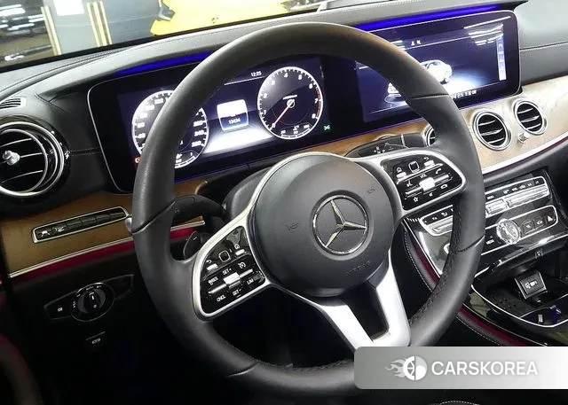 Mercedes-Benz E-Class W213 2018 Белый из Кореи, фото 5