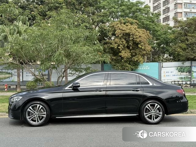 Mercedes-Benz E-class 2023 Черный из Китая, фото 5