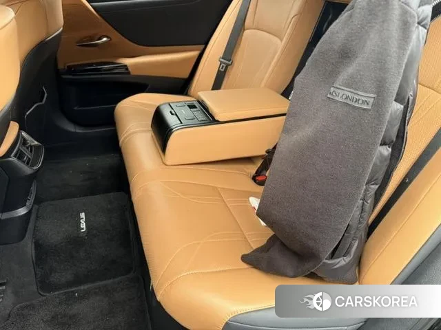 Lexus ES300h 7th generation 2022 Черный из Кореи, фото 5