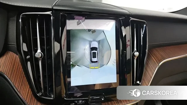 Volvo XC60 second Generation 2023 Белый из Кореи, фото 5