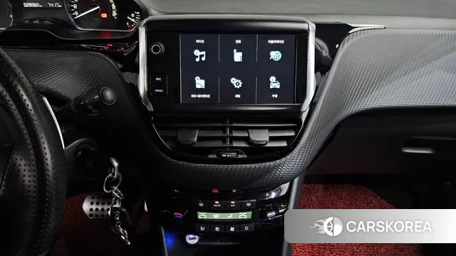 Peugeot 208 2018 Белый из Кореи, фото 5