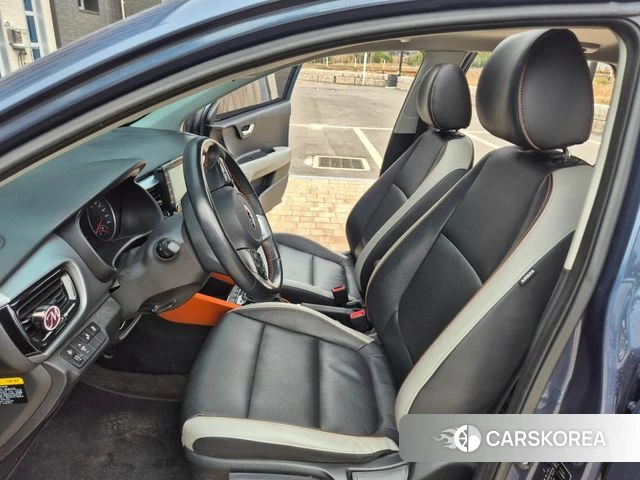 Kia Stonic 2018 Синий из Кореи, фото 5