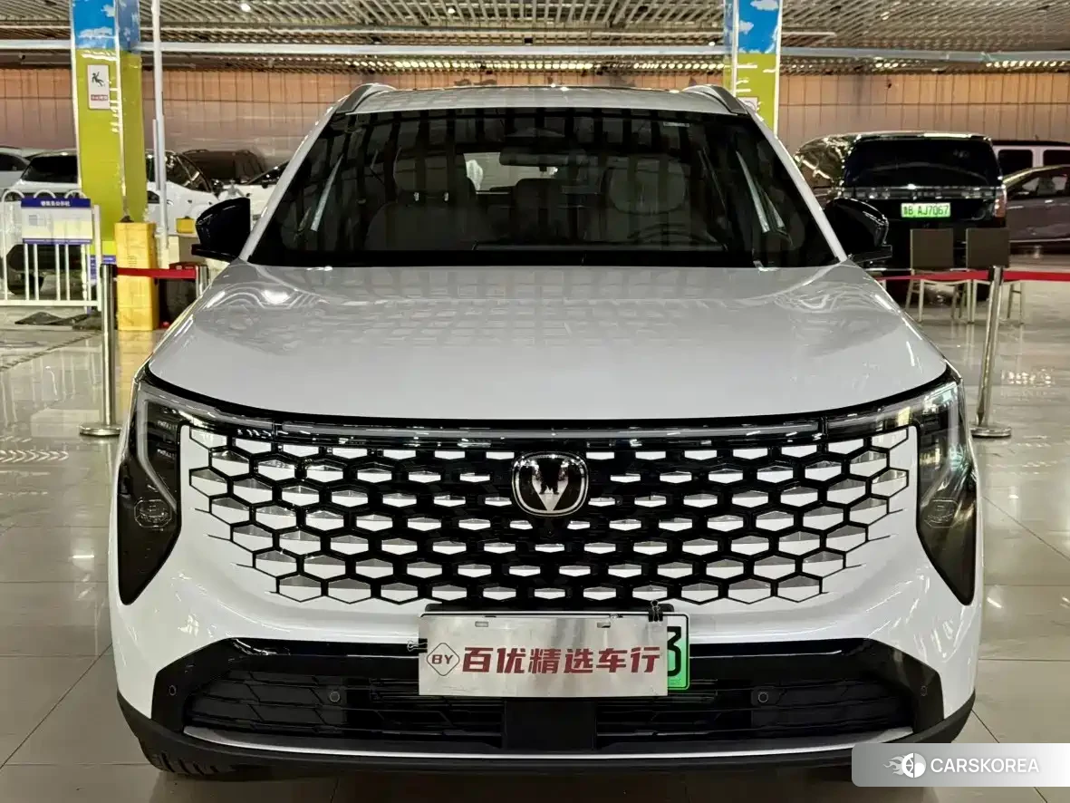 Chang'an CS55PLUS PHEV 2026 Белый из Китая, фото 5
