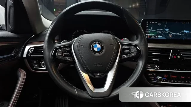 BMW 5 Series (G30) 2018 Белый из Кореи, фото 5