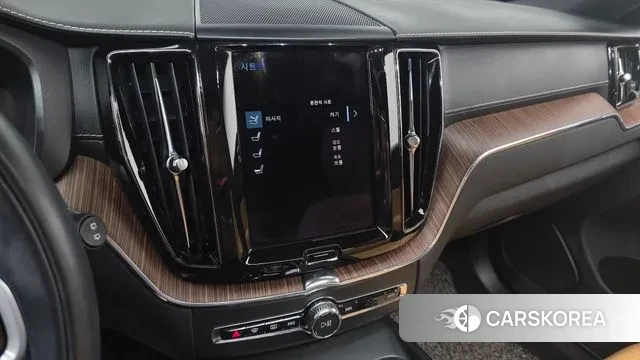 Volvo XC60 second Generation 2021 Белый из Кореи, фото 5