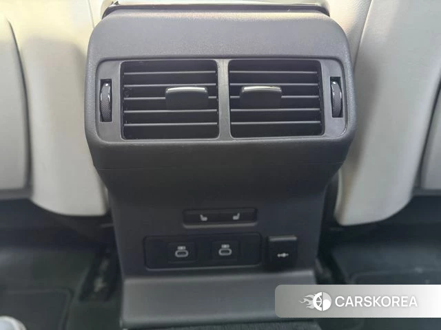 Land Rover Range Rover Velar 2024 Черный из Кореи, фото 5