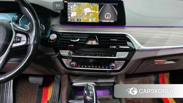 BMW 5 Series (G30) 2019 Белый из Кореи, фото 5