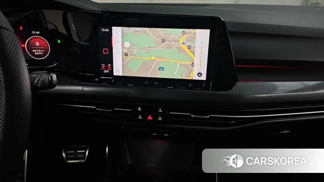 Volkswagen Golf 8th Generation 2023 Красный из Кореи, фото 5