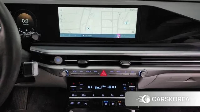 Hyundai Grandeur (GN7) 2023 Светло-серебряный цвет из Кореи, фото 5