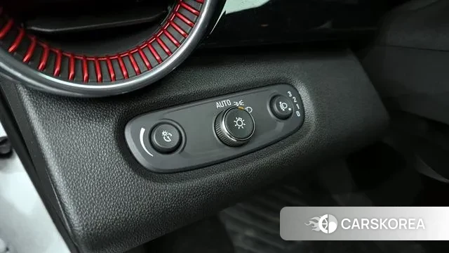 Chevrolet (GM Daewoo) Trax Crossover 2023 Белый из Кореи, фото 5