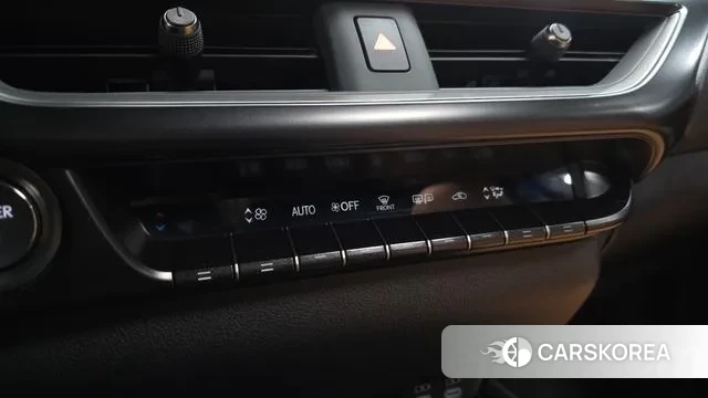 Lexus UX250h 2023 Белый из Кореи, фото 5