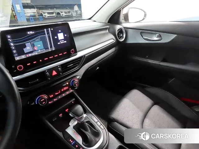 Kia The New K3 2nd generation 2022 Белый из Кореи, фото 5