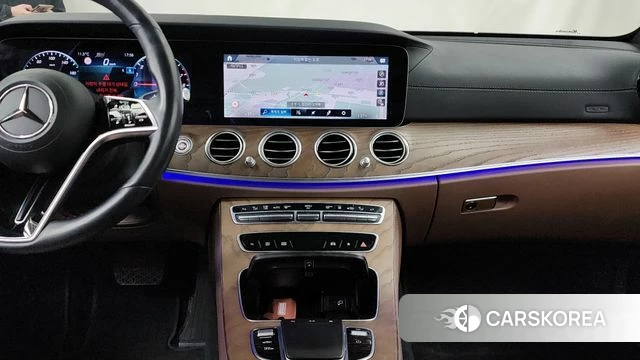 Mercedes-Benz E-Class W213 2021 Белый из Кореи, фото 5