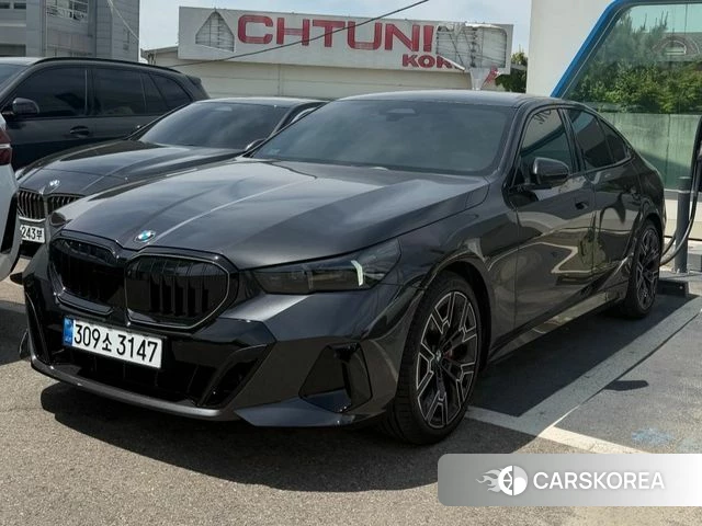 BMW 5 Series (G60) 2025 Серый из Кореи, фото 5