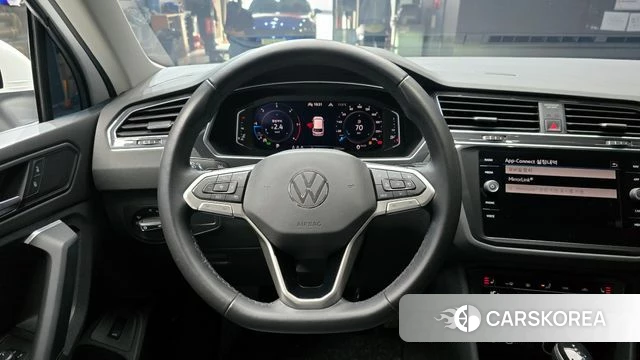Volkswagen Tiguan second Generation 2022 Белый из Кореи, фото 5
