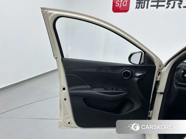 BYD e2 2023 Белый из Китая, фото 5