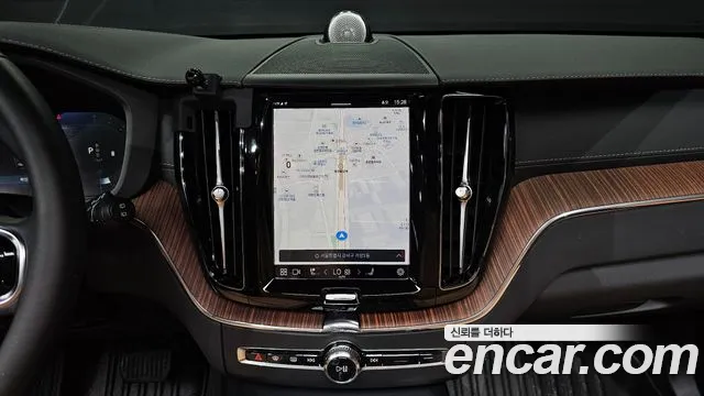 Volvo XC60 second Generation 2023 Белый из Кореи, фото 5