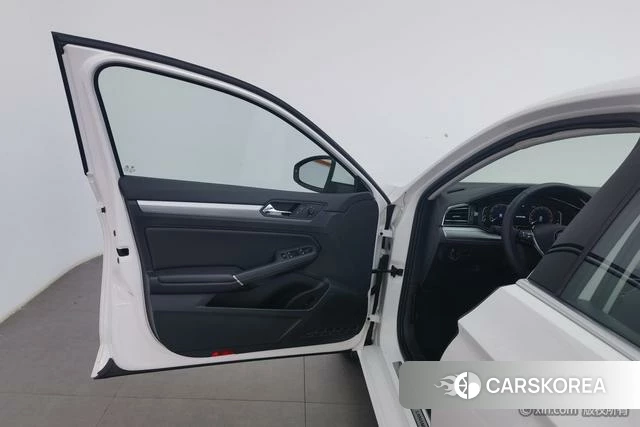Volkswagen Lingdu 2022 Белый из Китая, фото 5
