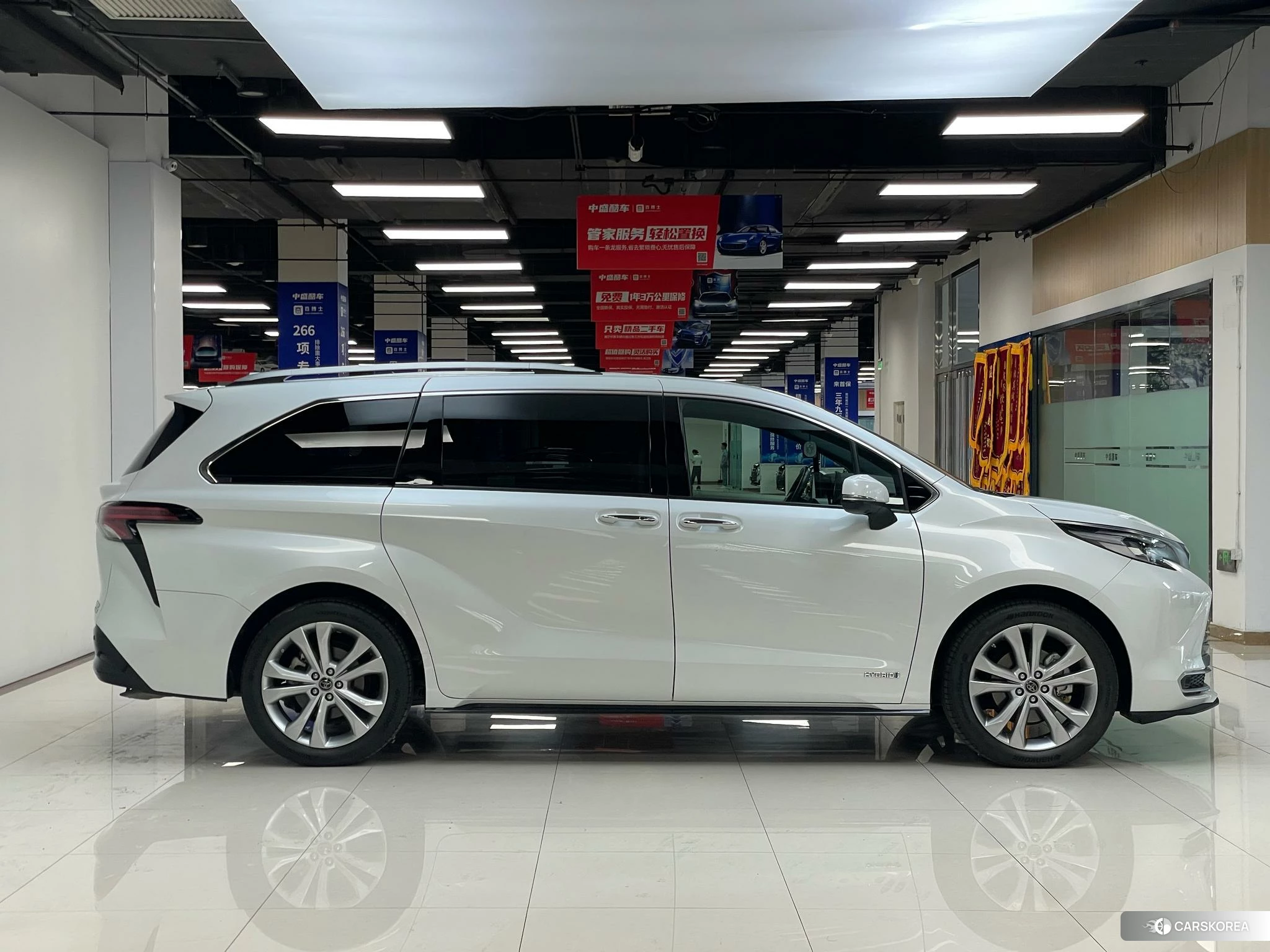 Toyota Saina 2023 Белый из Китая, фото 5