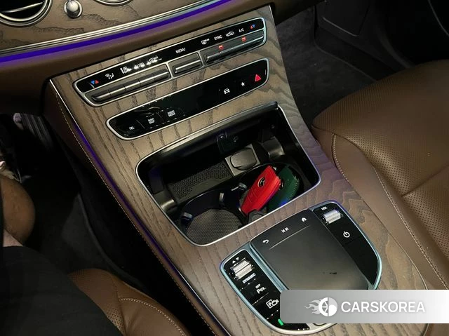 Mercedes-Benz E-Class W213 2022 Белый из Кореи, фото 5