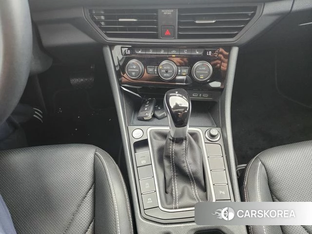 Volkswagen 7th Generation of Jetta 2024 Белый из Кореи, фото 5