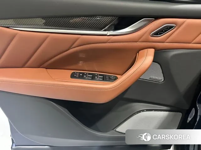 Maserati Levante 2023 Синий из Кореи, фото 5