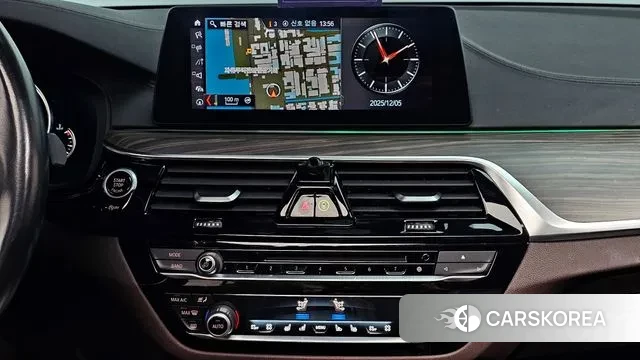 BMW 5 Series (G30) 2018 Синий из Кореи, фото 5