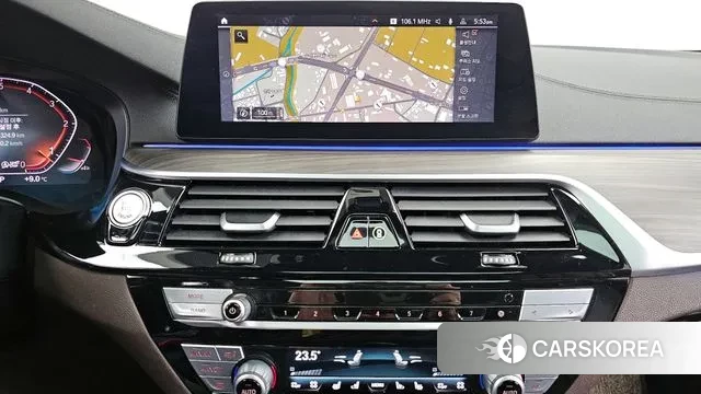 BMW 5 Series (G30) 2019 Белый из Кореи, фото 5