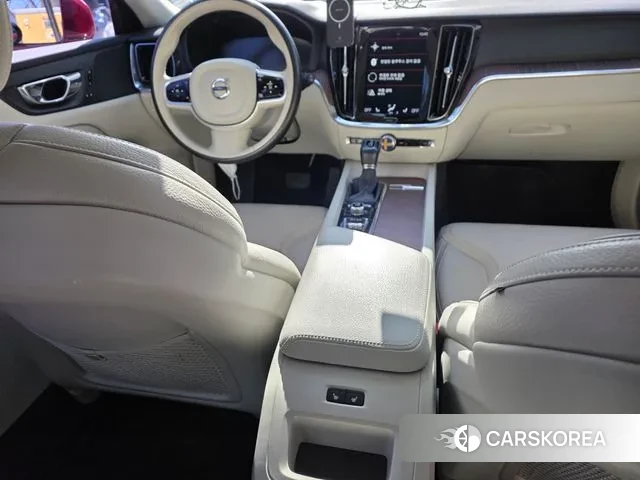 Volvo V60 Cross-Country 2nd Generation 2020 Красный из Кореи, фото 5