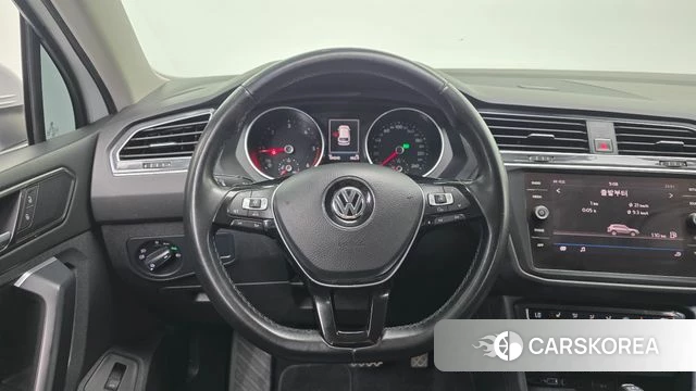 Volkswagen Tiguan second Generation 2018 Белый из Кореи, фото 5