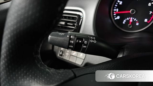 Kia Stonic 2019 Белый из Кореи, фото 5