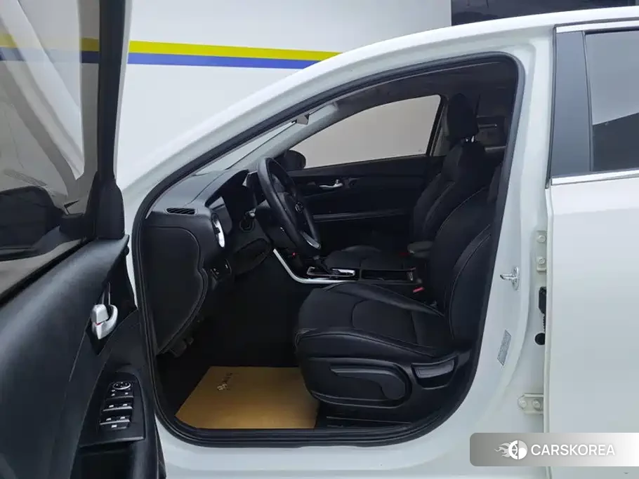 Kia K3 2021 Белый из Китая, фото 5