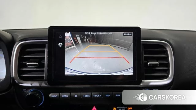 Hyundai Venue 2025 Светло-серебряный цвет из Кореи, фото 5