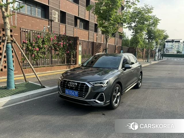 Audi Q3 2021 Темно-серый из Китая, фото 5