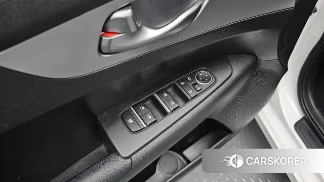 Kia The New K3 2nd generation 2021 Белый из Кореи, фото 5