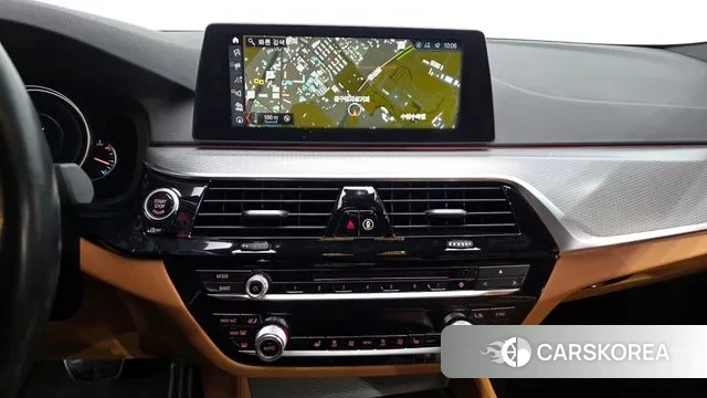 BMW 5 Series (G30) 2018 Белый из Кореи, фото 5