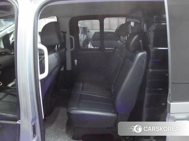 Hyundai Staria 2022 Серебряный из Кореи, фото 5