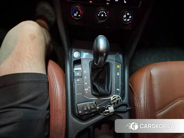 Volkswagen Tiguan second Generation 2018 Белый из Кореи, фото 5