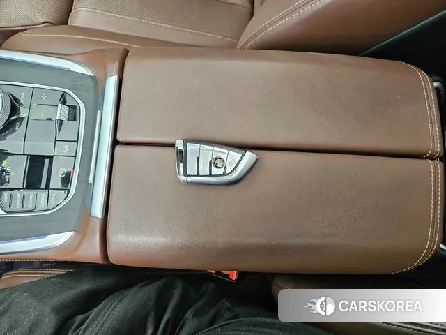 BMW X7 (G07) 2021 Черный из Кореи, фото 5