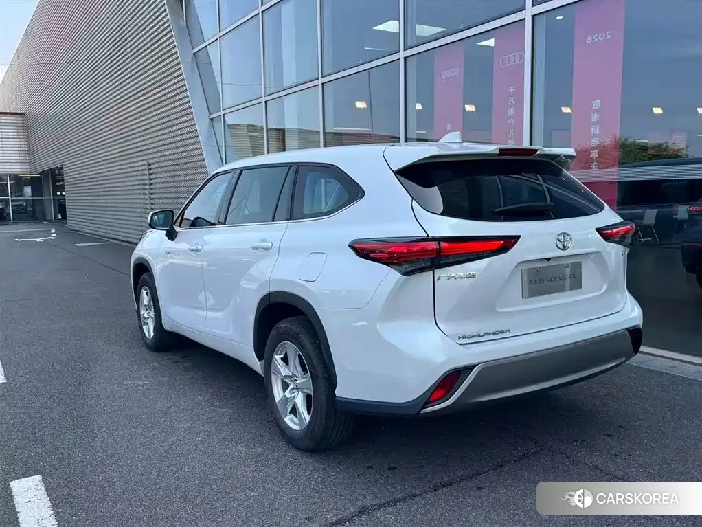 Toyota Highlander 2025 Белый из Китая, фото 5
